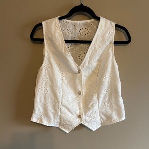 NWOT  SHEIN white eyelet vest